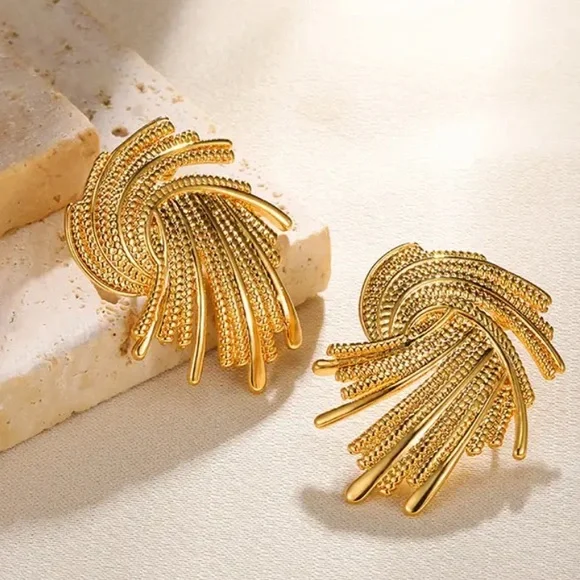 Leaf earrings - Picture 2 of 3